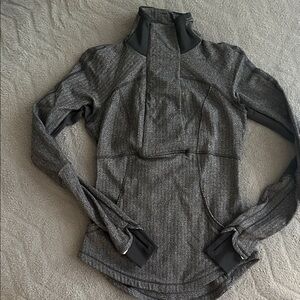 EUC Women’s Lululemon Charcoal Gray High-Neck Athletic Pullover Size 4